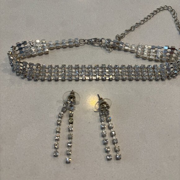 Rhinestone Choker Necklace and Dangle Earrings Set - Picture 2 of 3